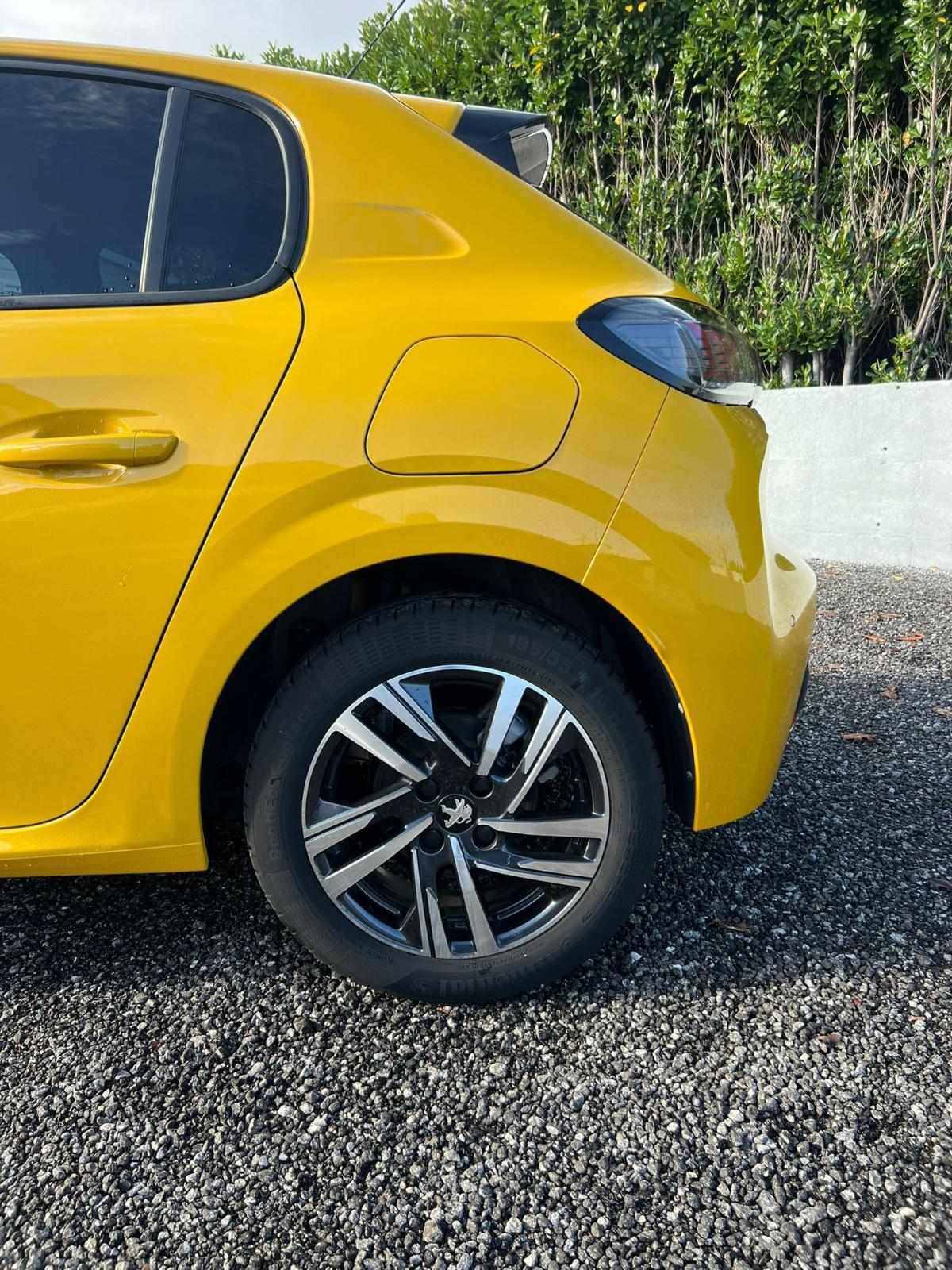 peugeot-208-2023-gasolina-1199cc