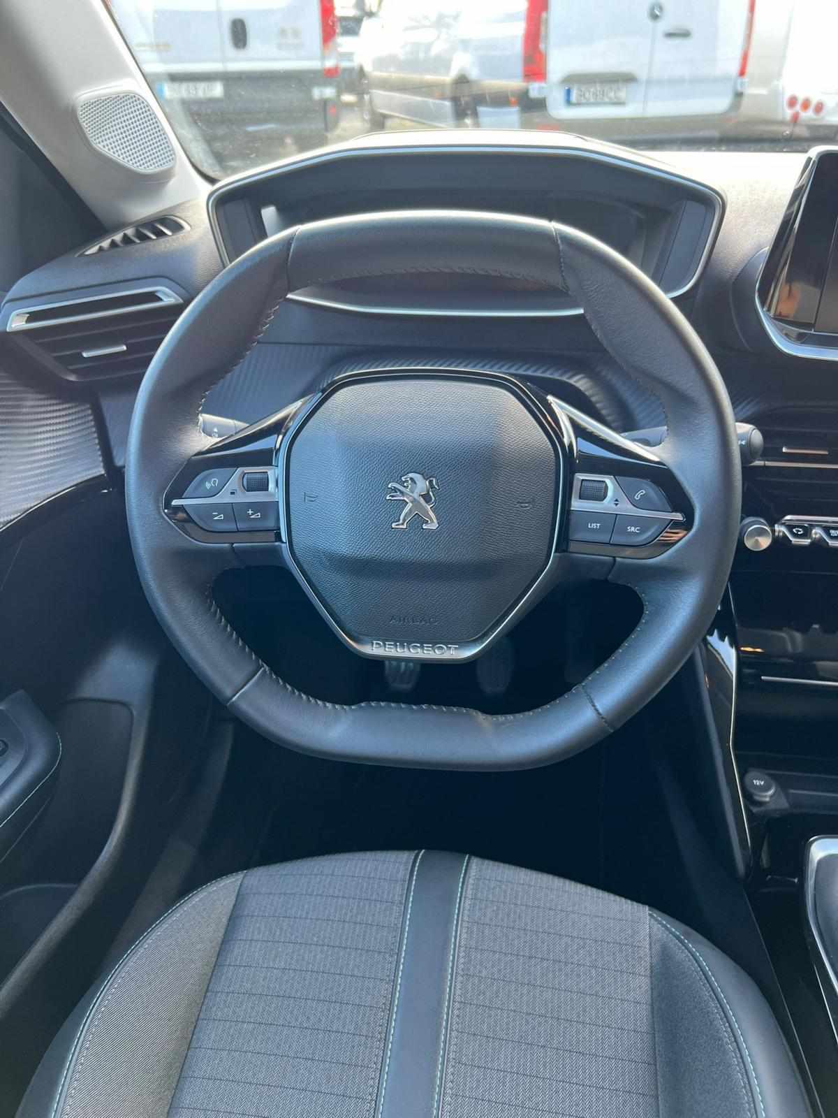 peugeot-208-2023-gasolina-1199cc