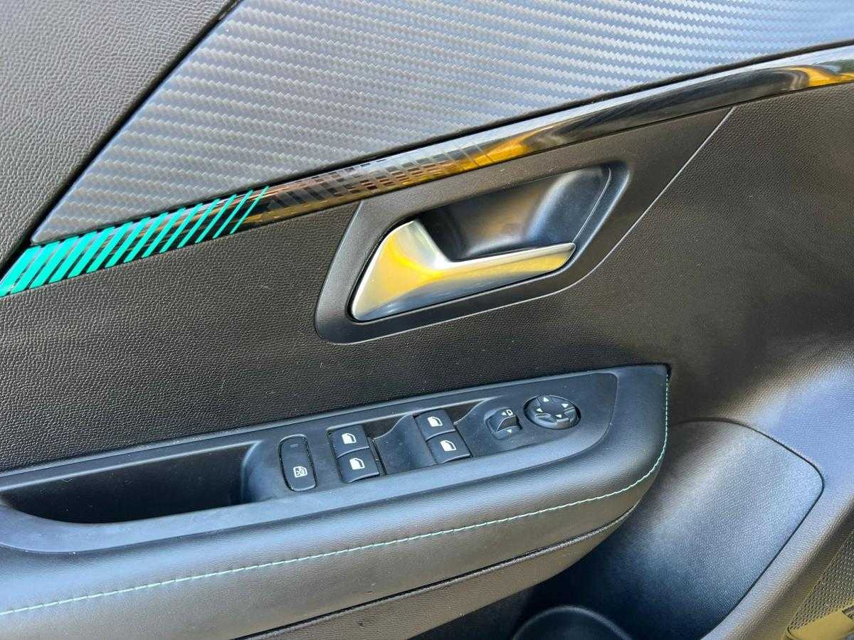 peugeot-208-2023-gasolina-1199cc