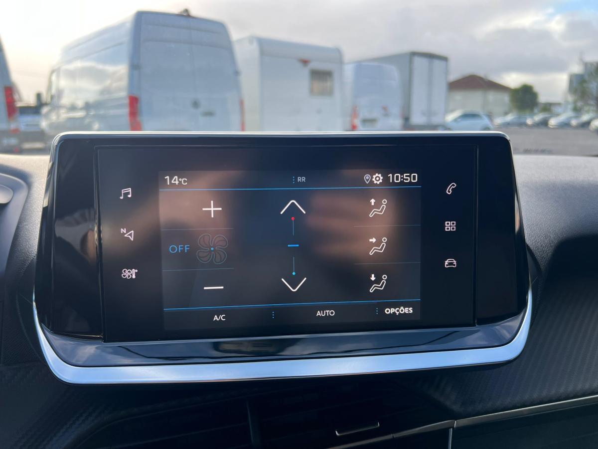 peugeot-208-2023-gasolina-1199cc