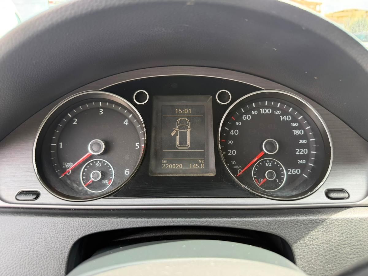 volkswagen-passat-variant-2013-diesel-1598cc