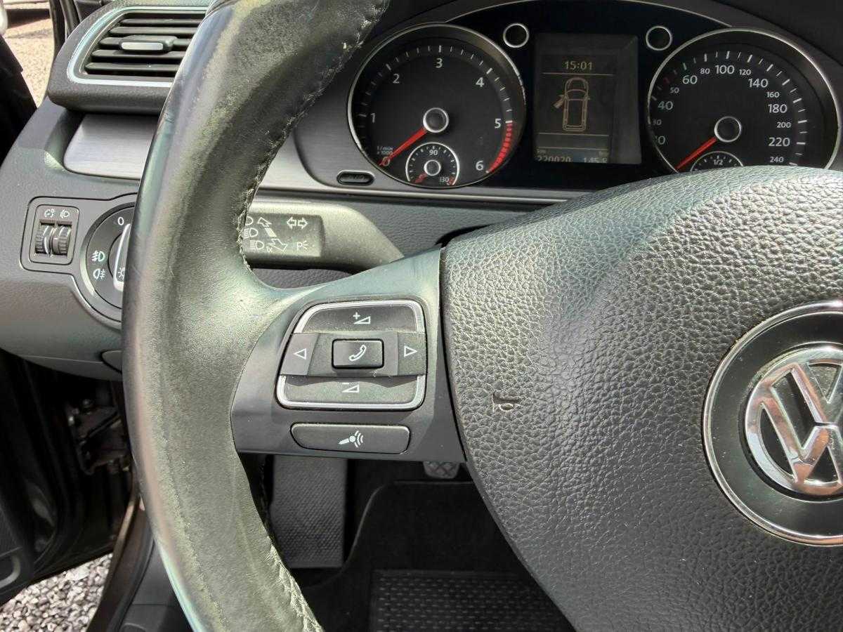 volkswagen-passat-variant-2013-diesel-1598cc