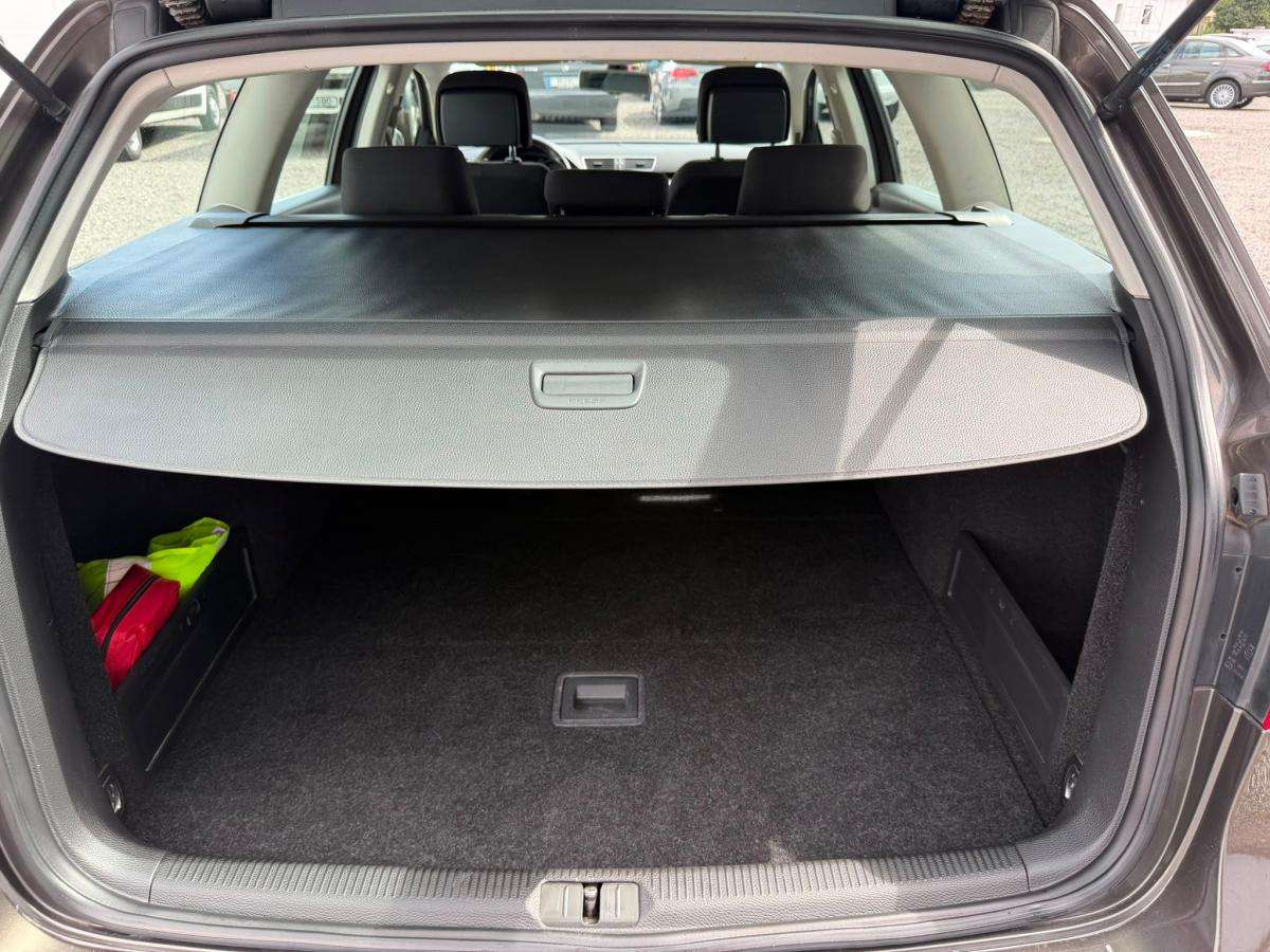 volkswagen-passat-variant-2013-diesel-1598cc