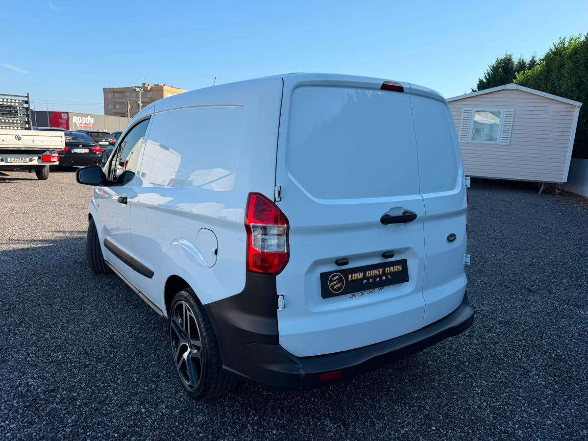 ford-transit-courier-2022-diesel-1499cc