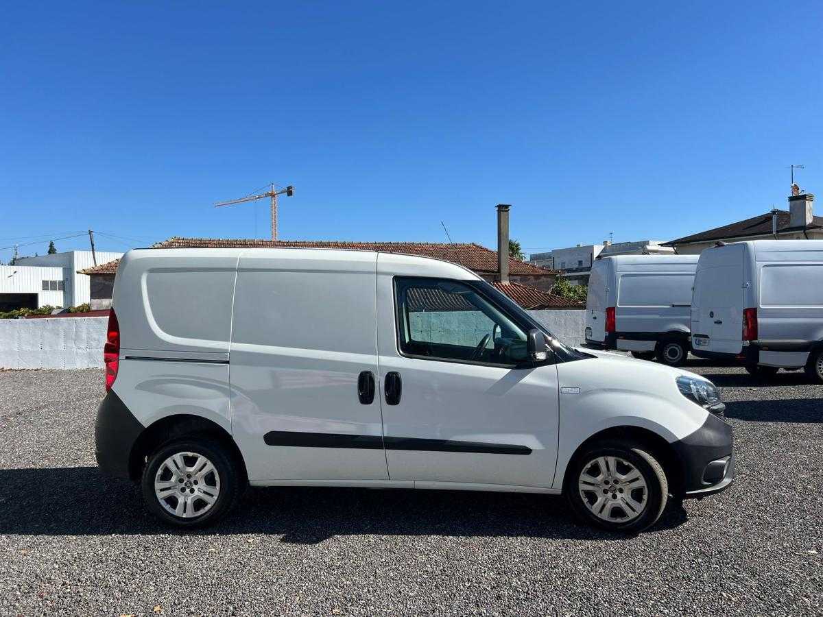 fiat-doblo-2023-diesel-1598cc