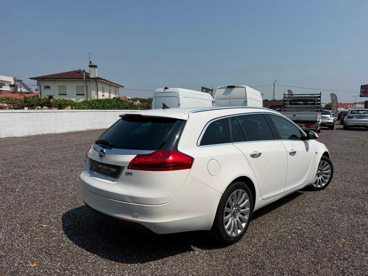 opel-insignia-sports-tourer-2011-diesel-1956cc