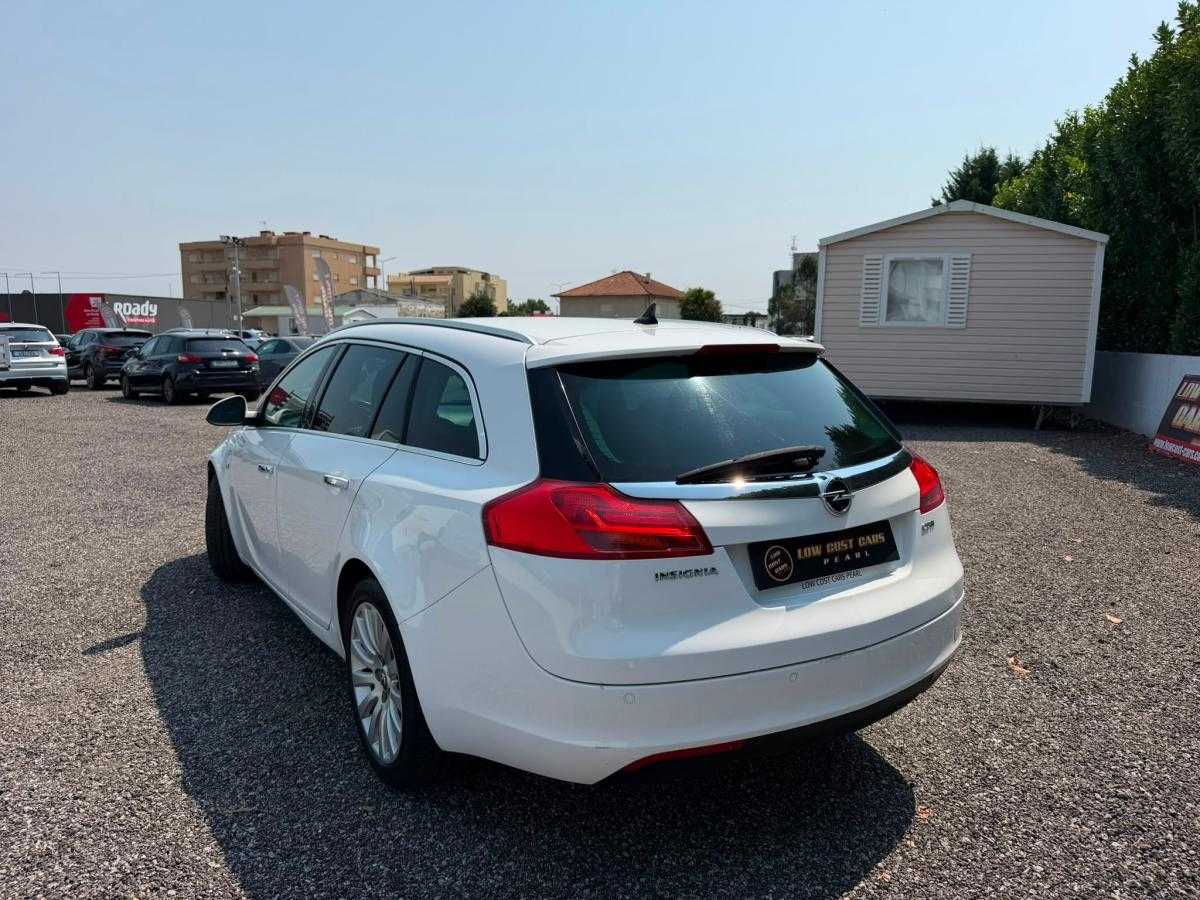 opel-insignia-sports-tourer-2011-diesel-1956cc