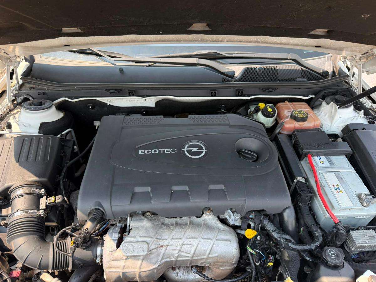 opel-insignia-sports-tourer-2011-diesel-1956cc