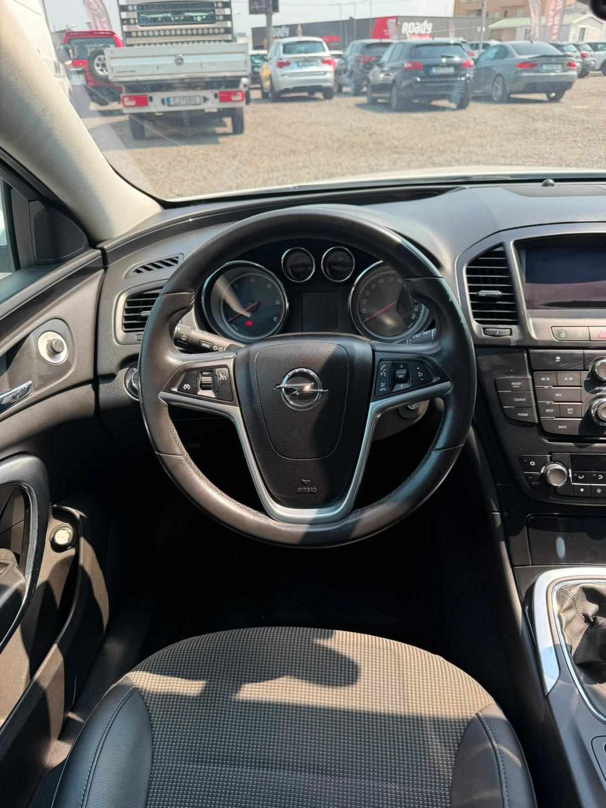 opel-insignia-sports-tourer-2011-diesel-1956cc