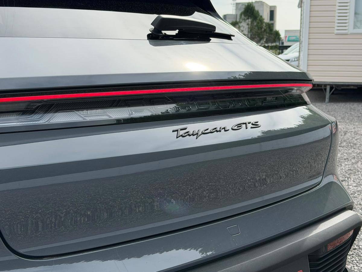 porsche-taycan-2025-eletrico-0cc