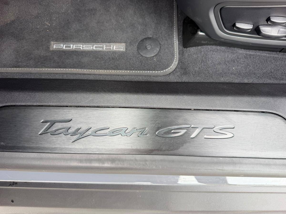 porsche-taycan-2025-eletrico-0cc
