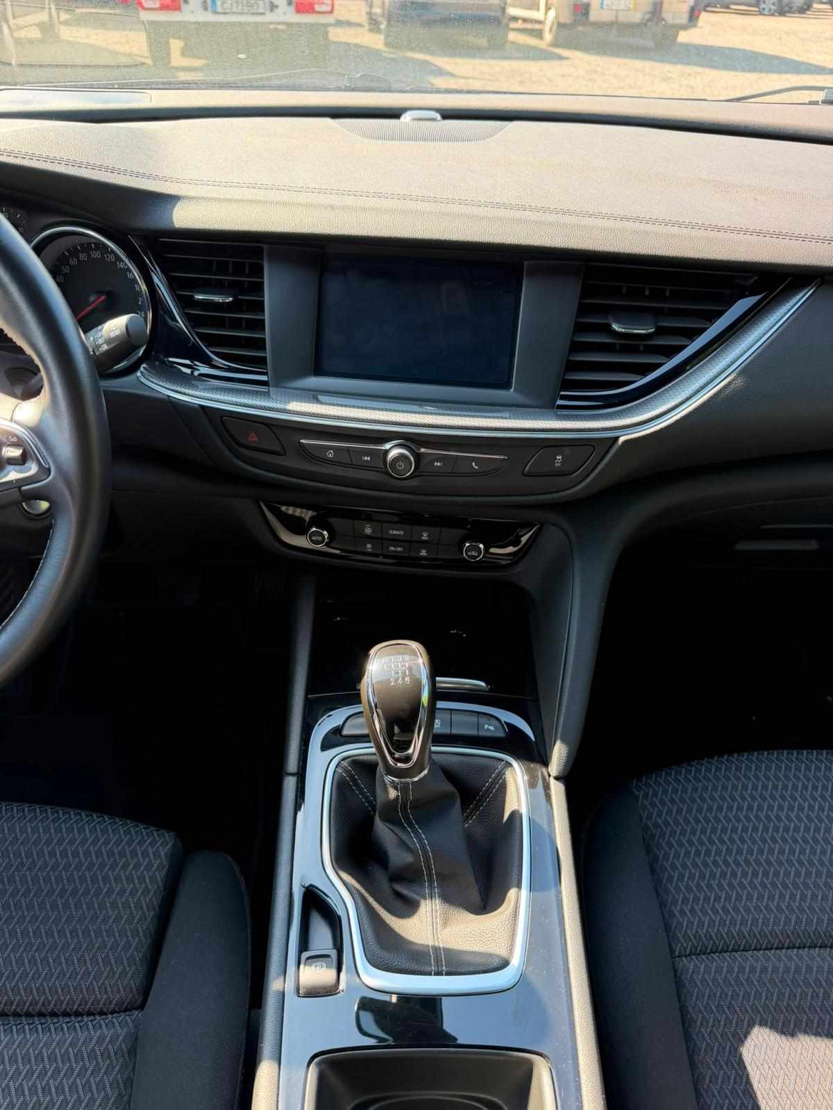 opel-insignia-sports-tourer-2021-diesel-1496cc