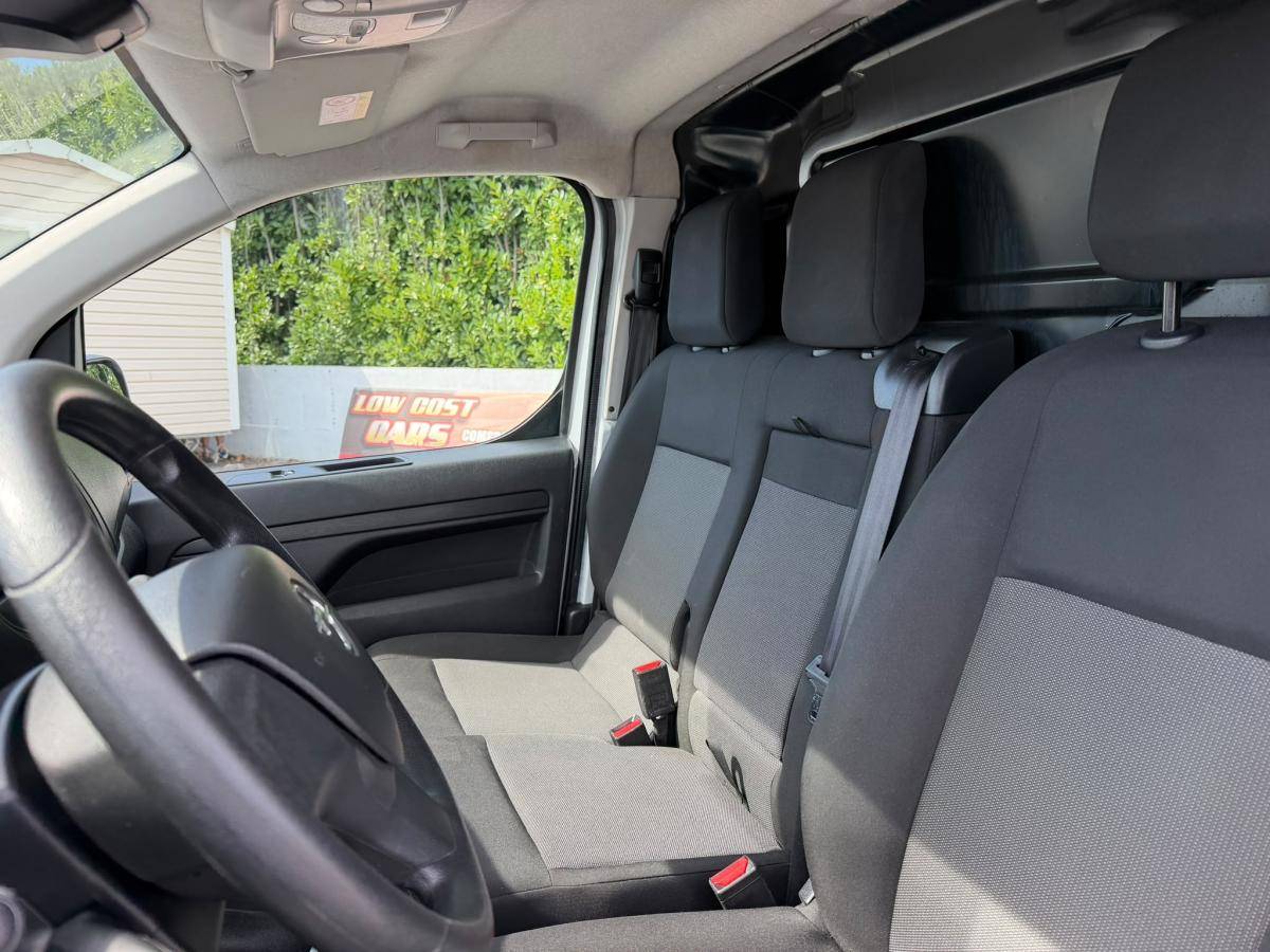 opel-vivaro-2023-diesel-1499cc