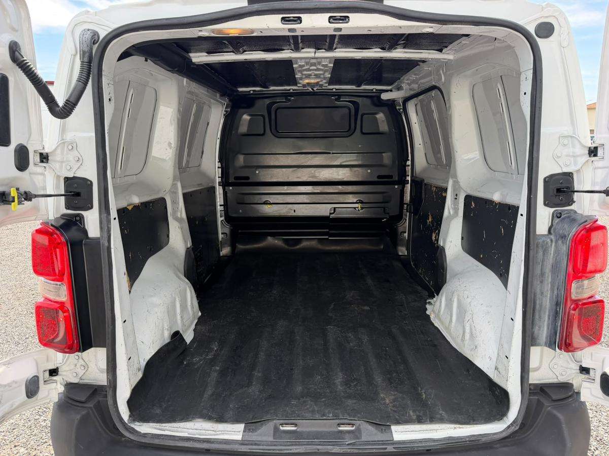 opel-vivaro-2023-diesel-1499cc
