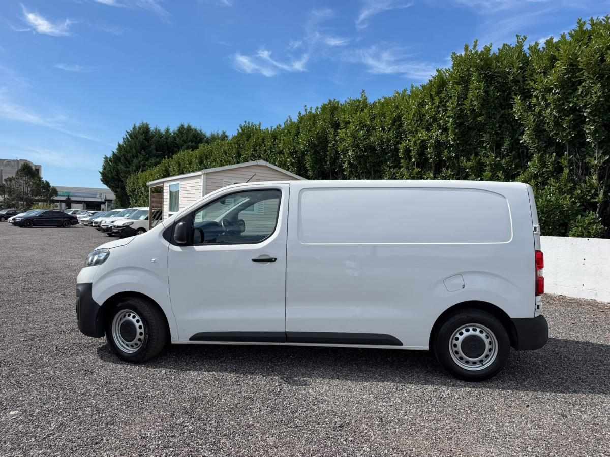 opel-vivaro-2023-diesel-1499cc