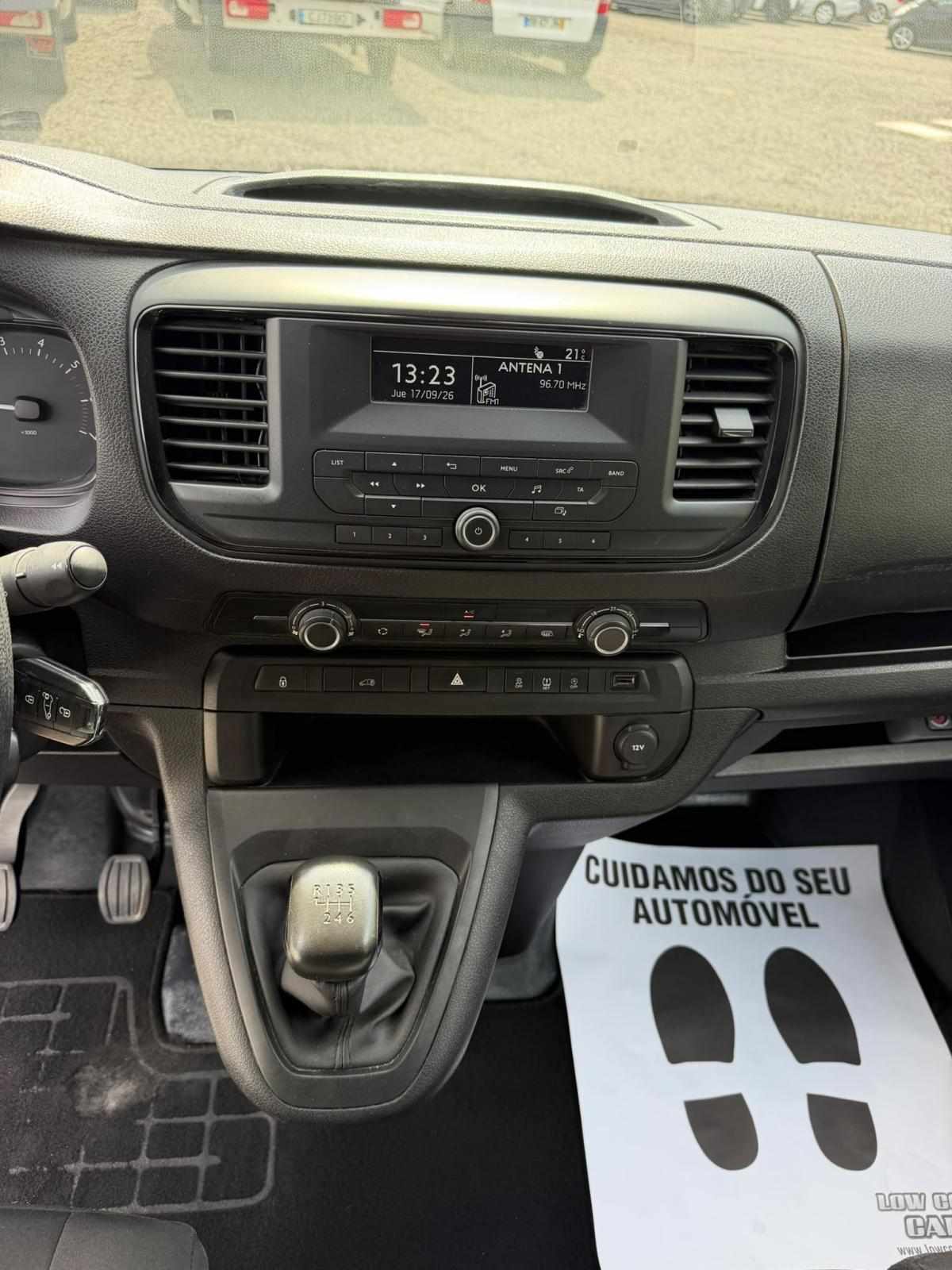 opel-vivaro-2023-diesel-1499cc