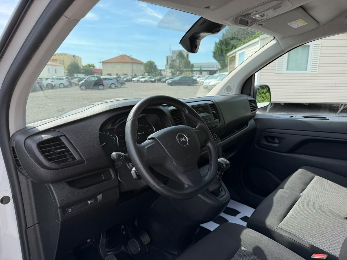 opel-vivaro-2023-diesel-1499cc