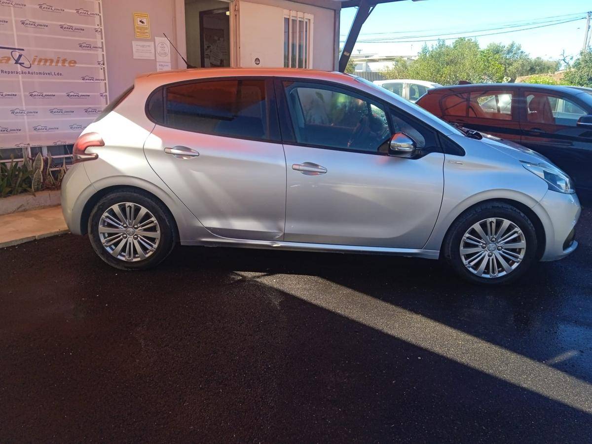 peugeot-208-2018-gasolina-1199cc