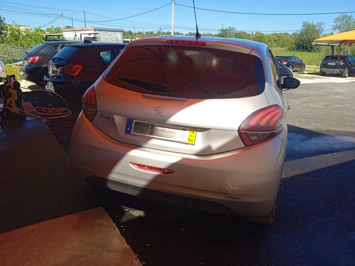 peugeot-208-2018-gasolina-1199cc