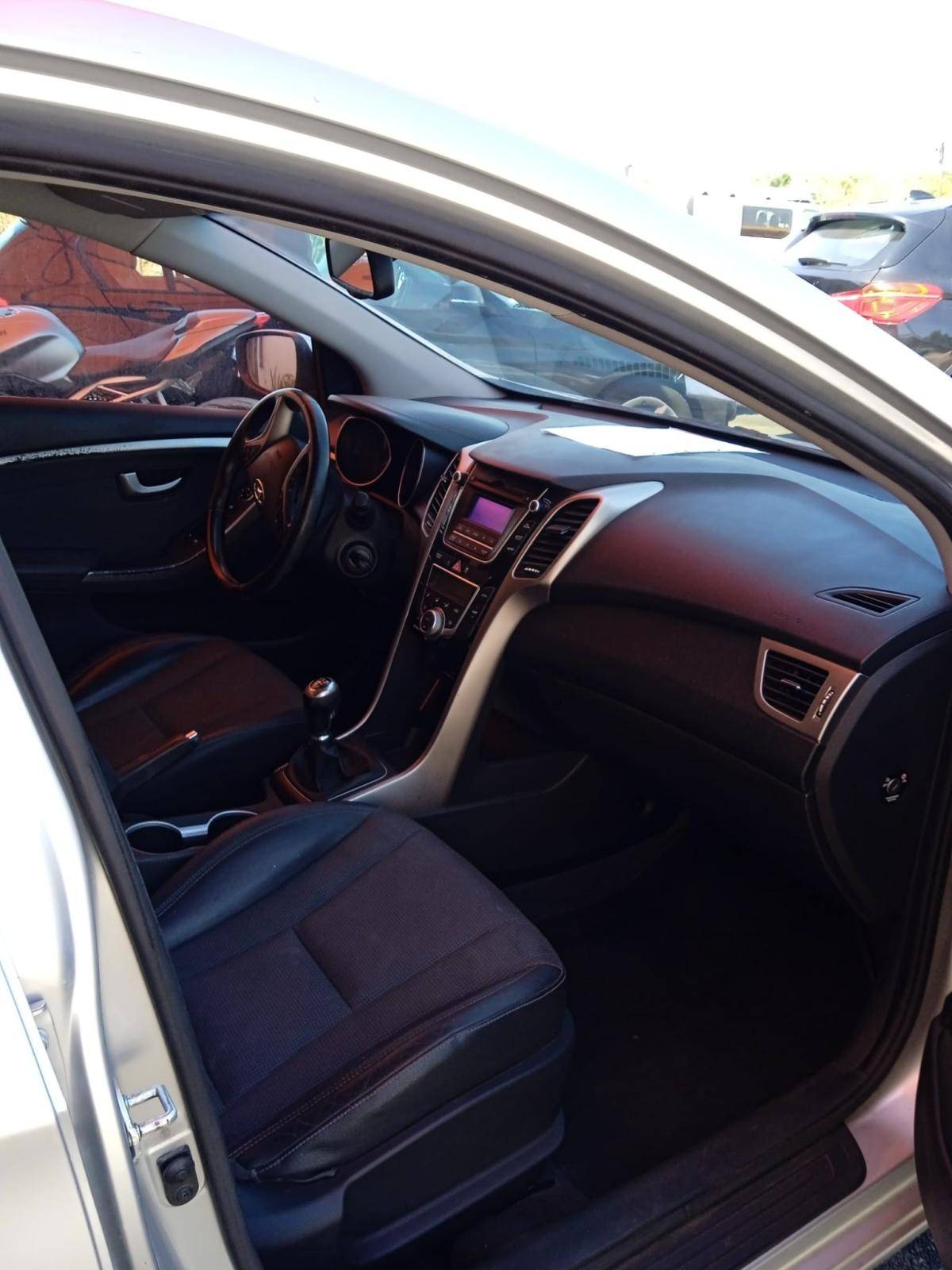 hyundai-i30-2014-diesel-1582cc