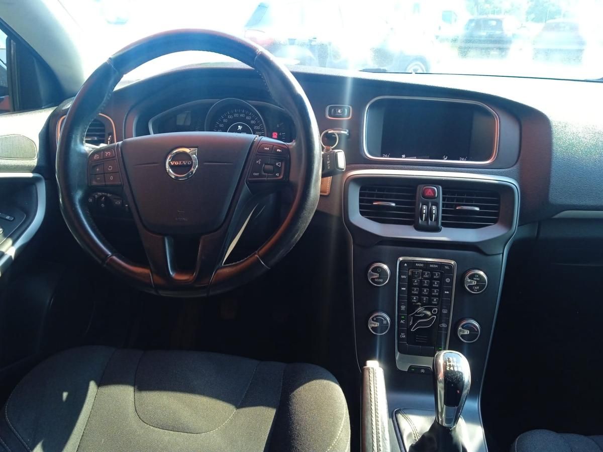 volvo-v40-2018-diesel-1969cc