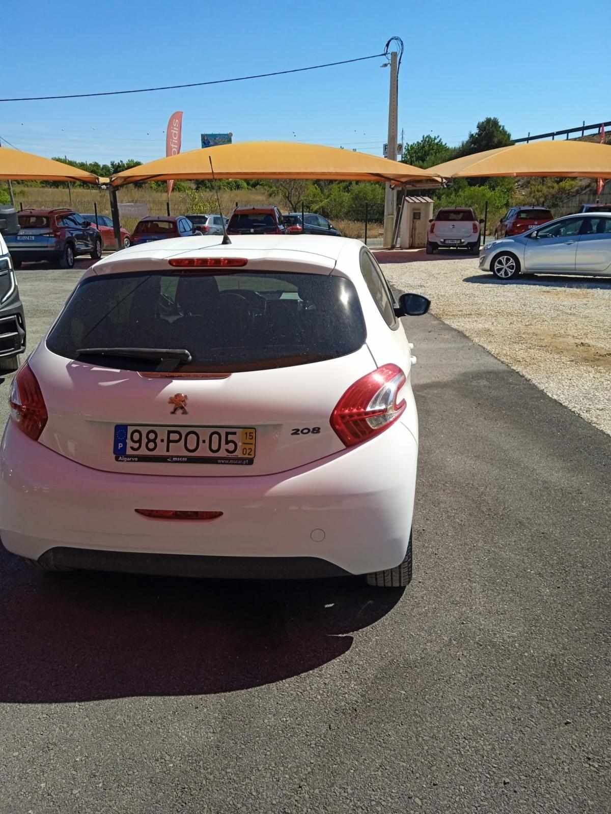 peugeot-208-2015-gasolina-1199cc