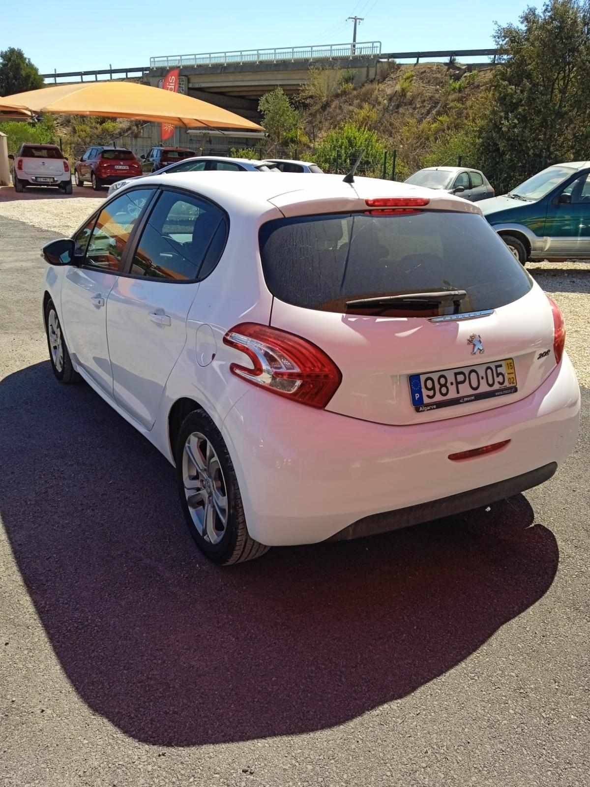 peugeot-208-2015-gasolina-1199cc
