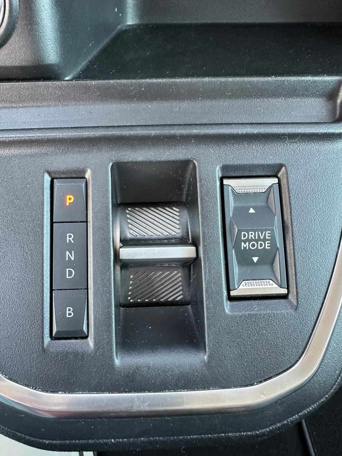 peugeot-traveller-2023-eletrico-0cc