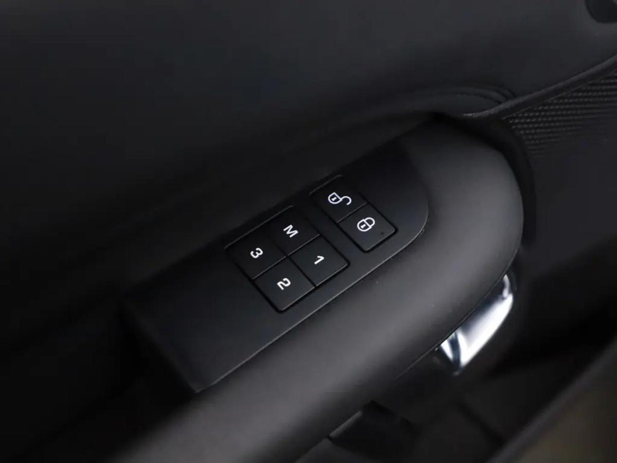 land-rover-discovery-2017-diesel-1999cc