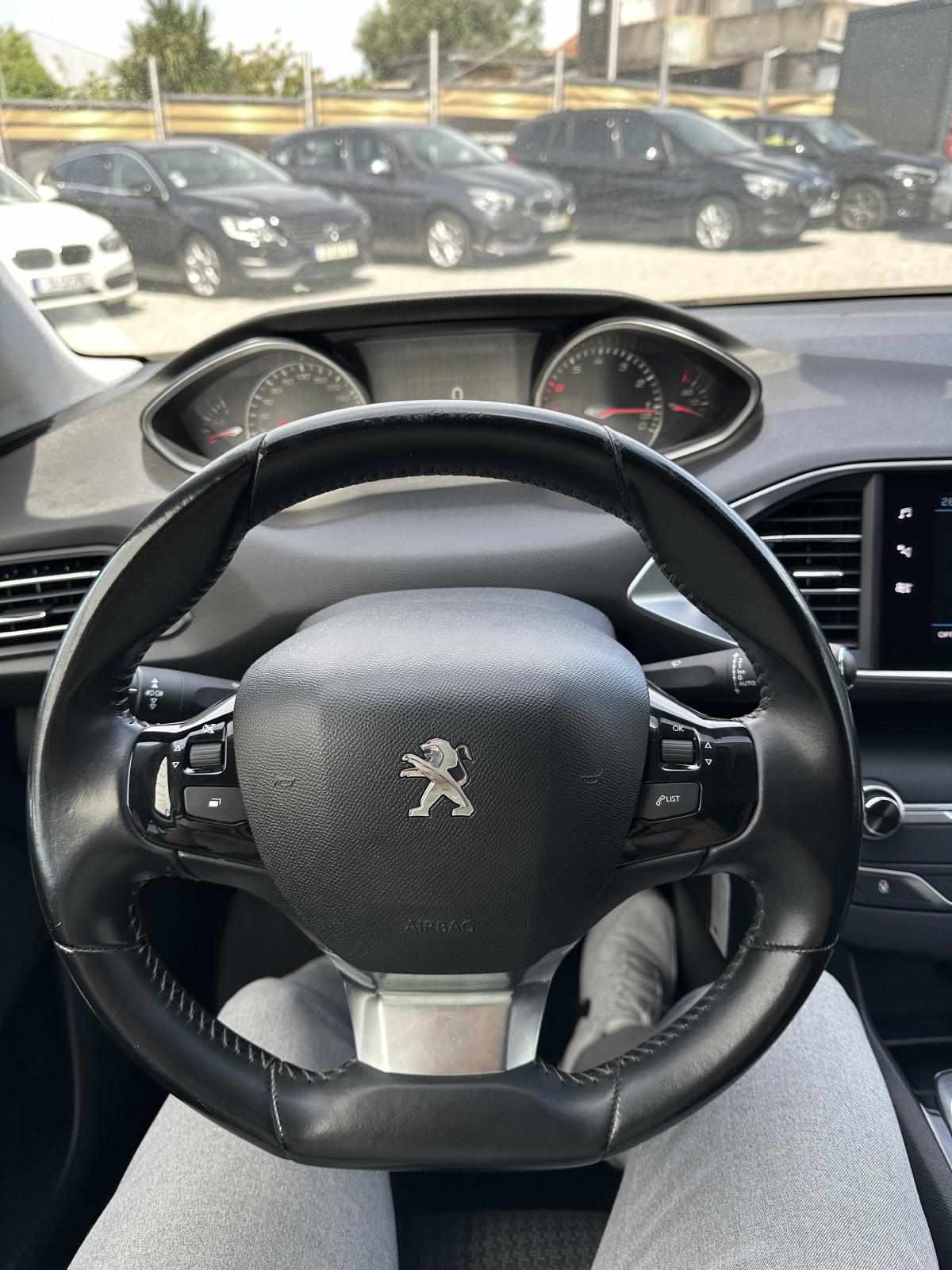 peugeot-308-2021-gasolina-1199cc