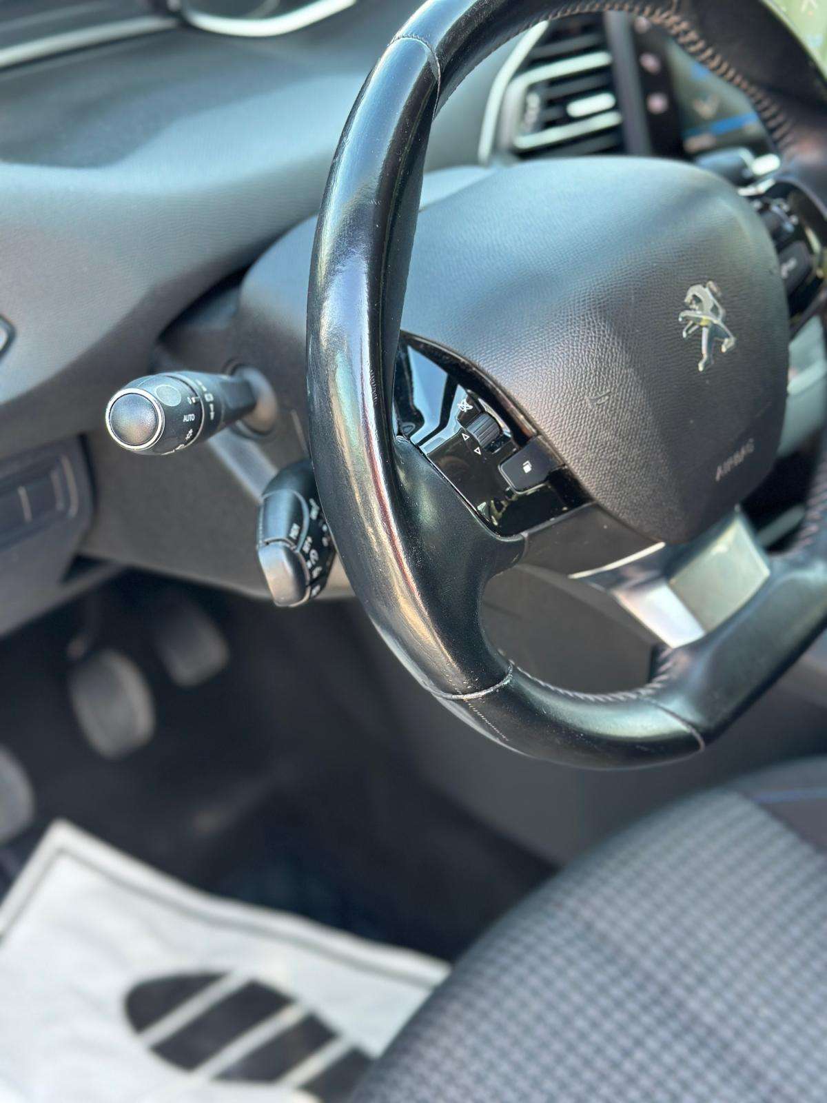 peugeot-308-2021-gasolina-1199cc
