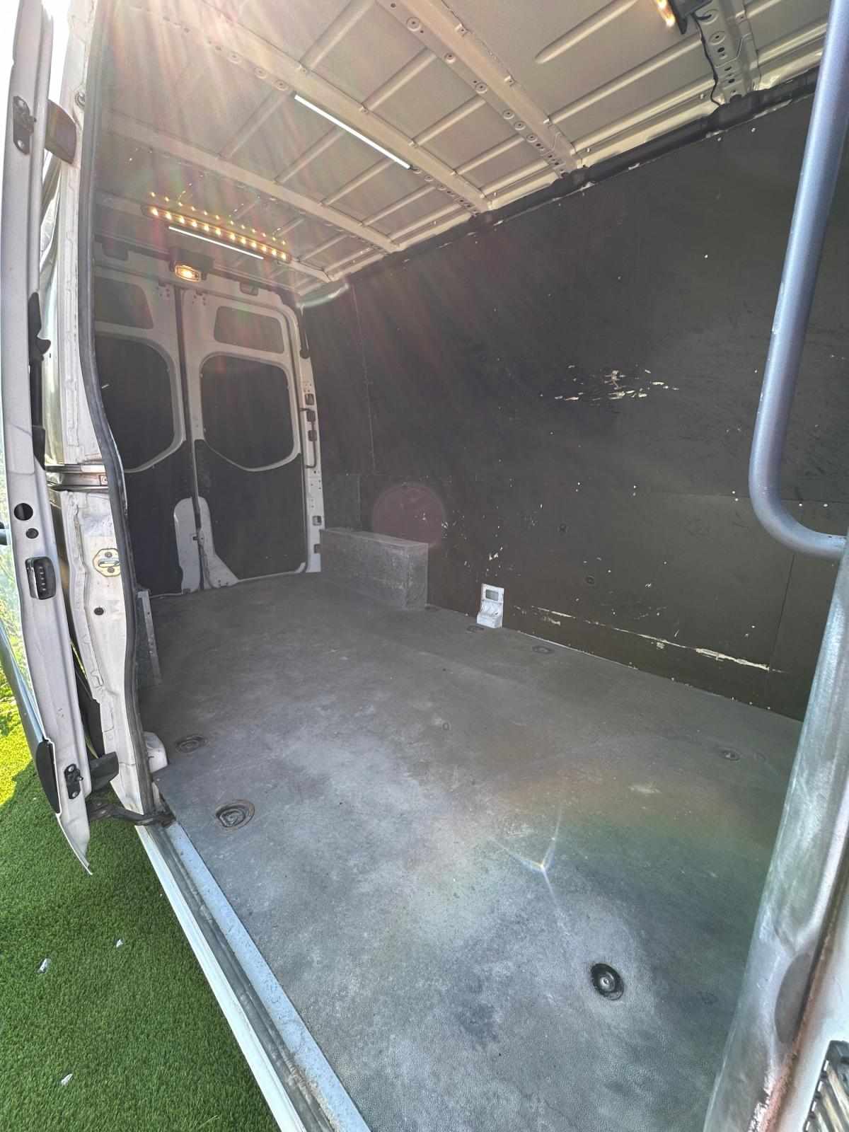 mercedes-benz-sprinter-2023-eletrico-0cc