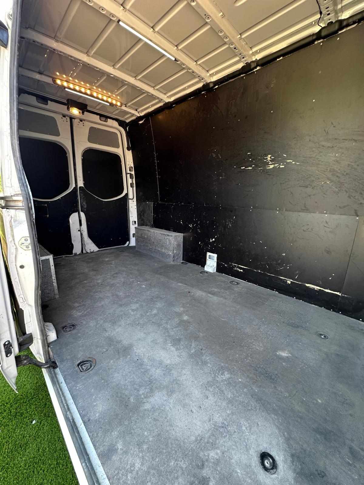 mercedes-benz-sprinter-2023-eletrico-0cc