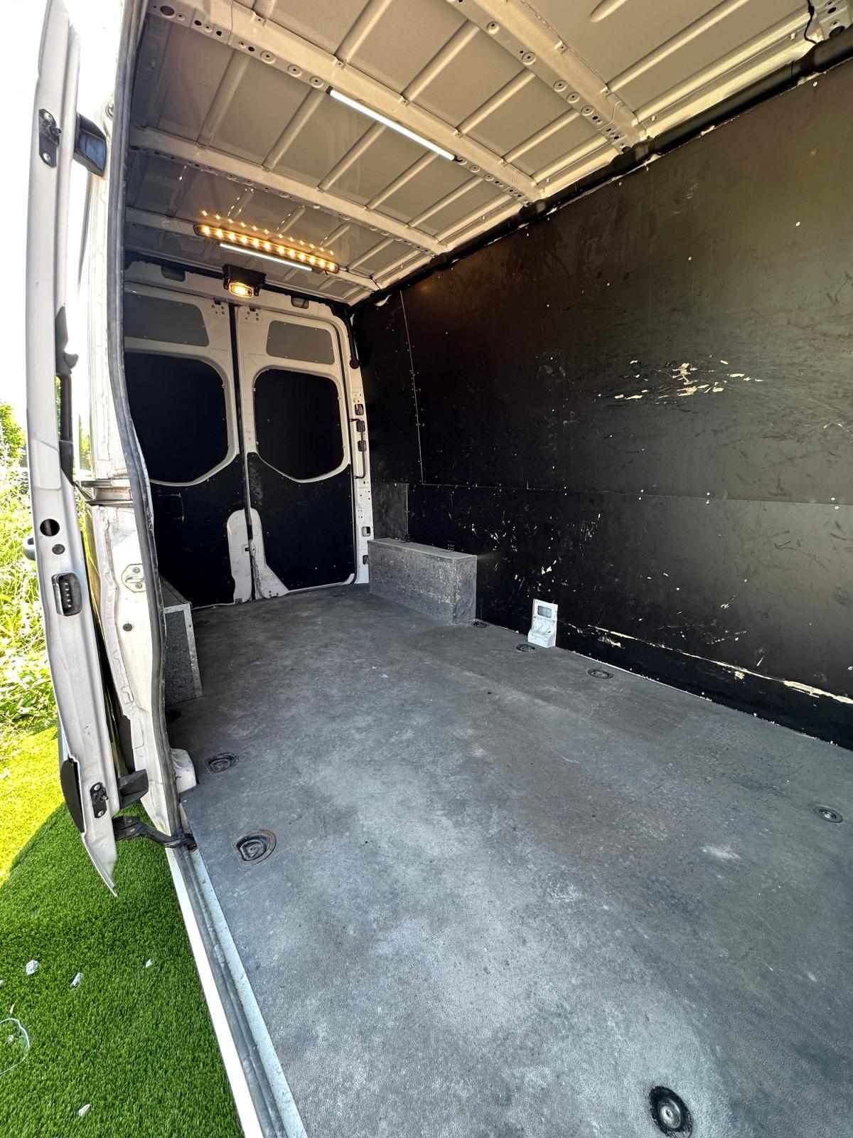 mercedes-benz-sprinter-2023-eletrico-0cc