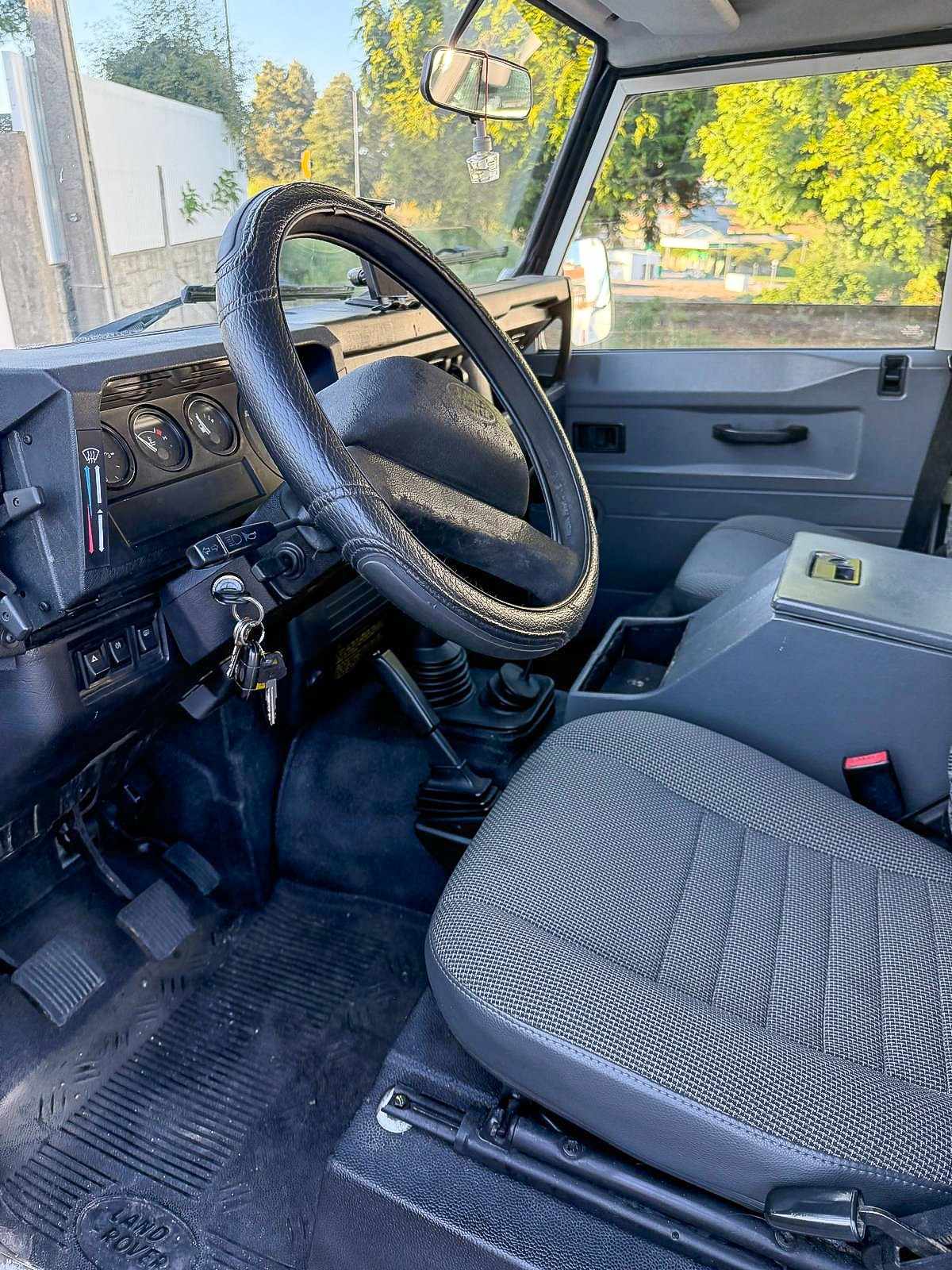 land-rover-defender-2000-diesel-2495cc