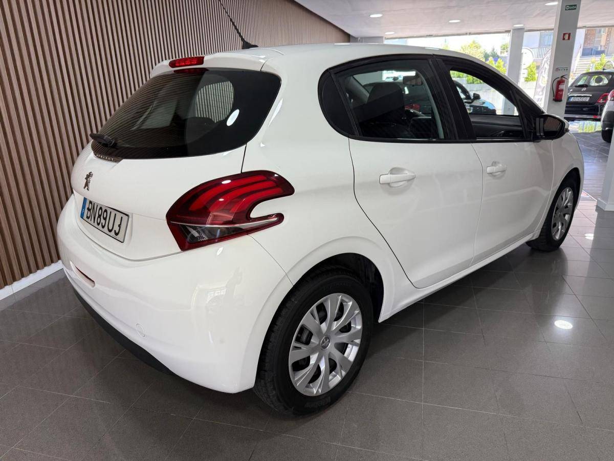 peugeot-208-2018-gasolina-1199cc