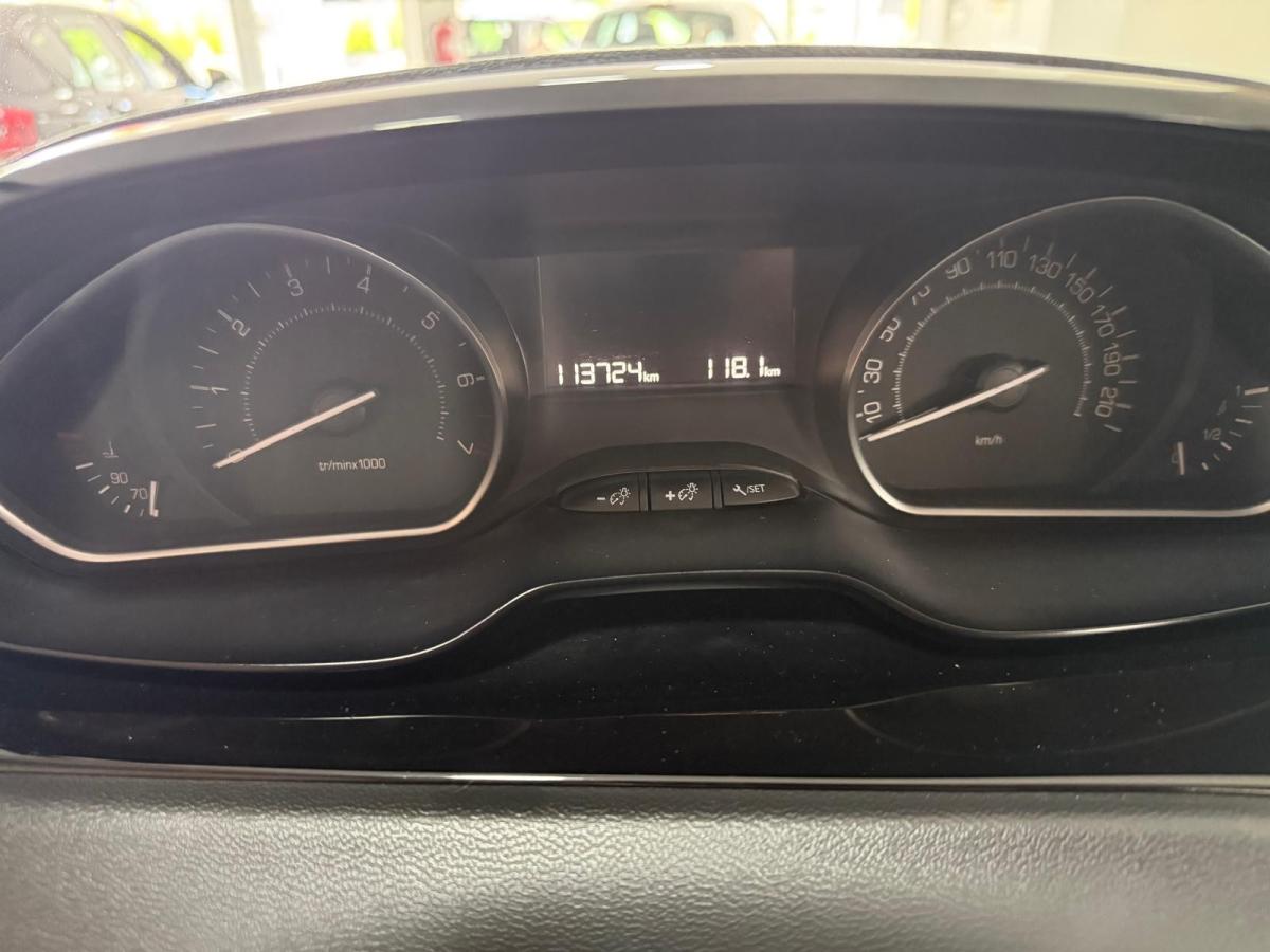 peugeot-208-2018-gasolina-1199cc