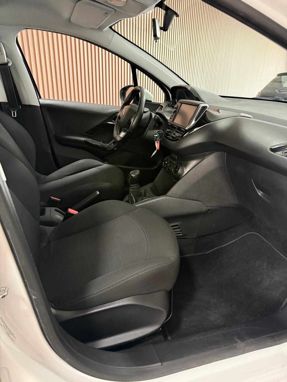 peugeot-208-2018-gasolina-1199cc