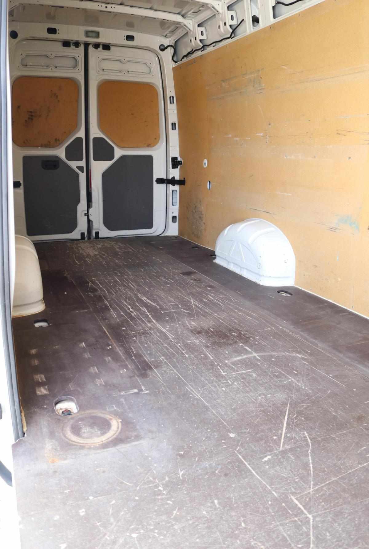 volkswagen-crafter-2020-diesel-1968cc