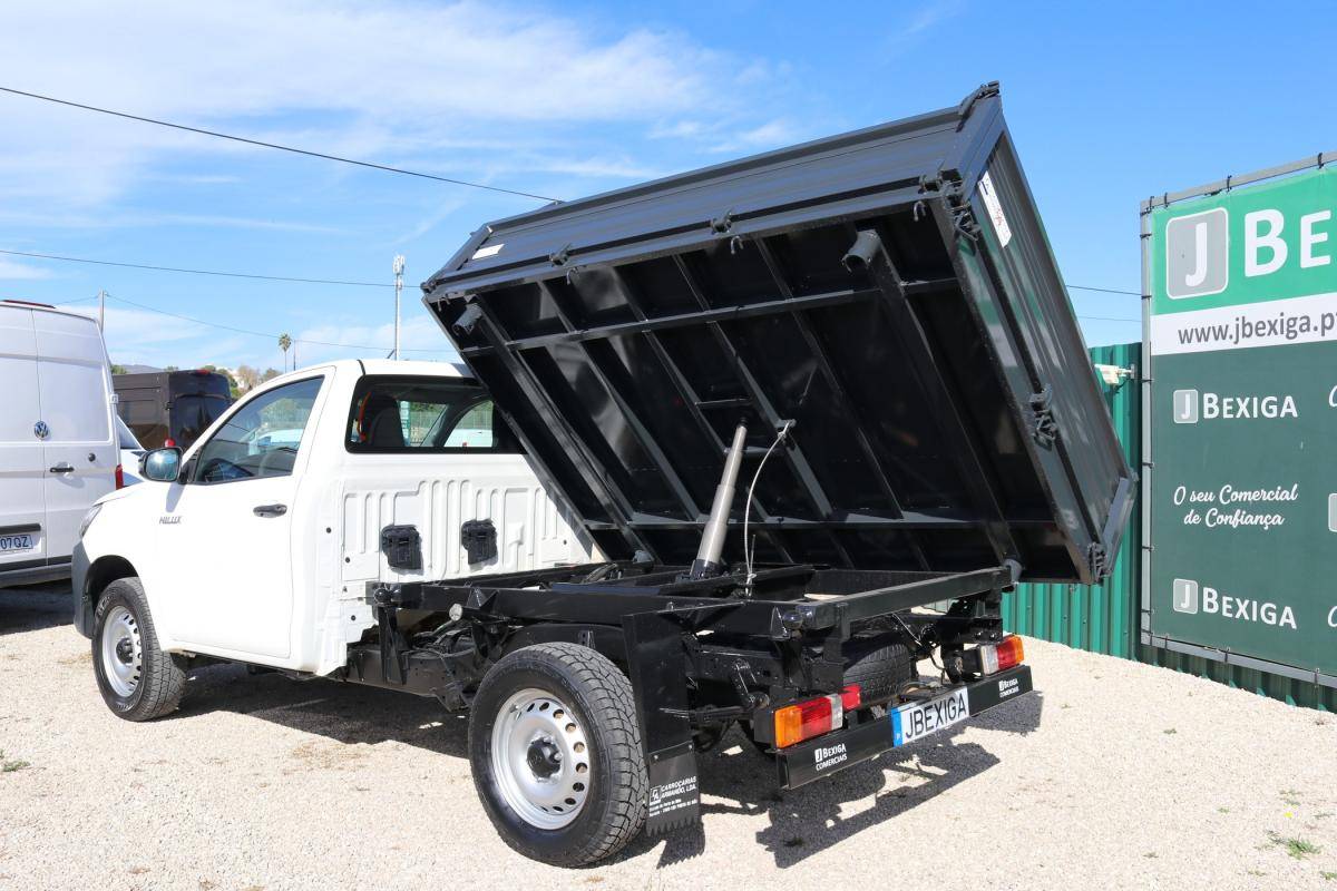 toyota-hilux-2022-diesel-2393cc