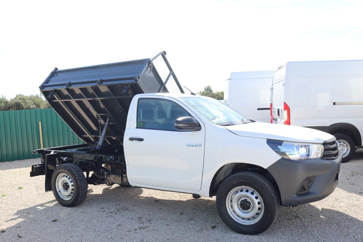 toyota-hilux-2022-diesel-2393cc
