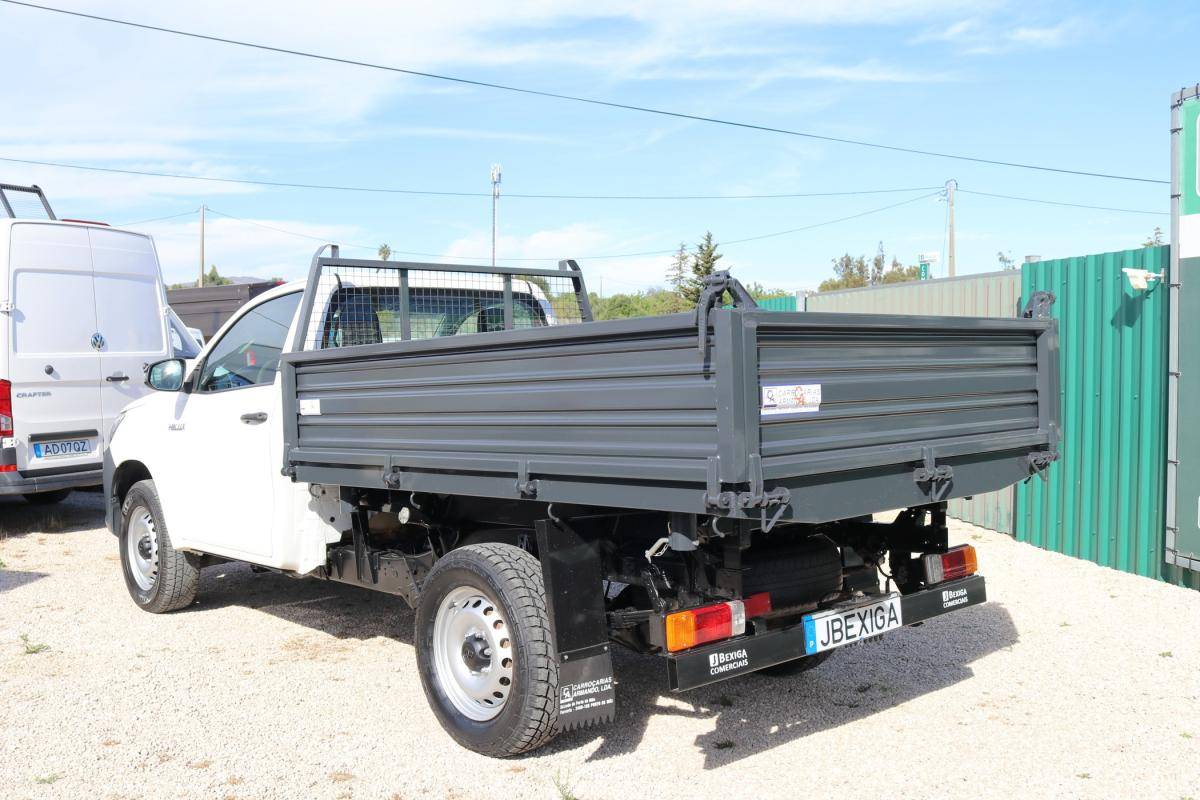 toyota-hilux-2022-diesel-2393cc
