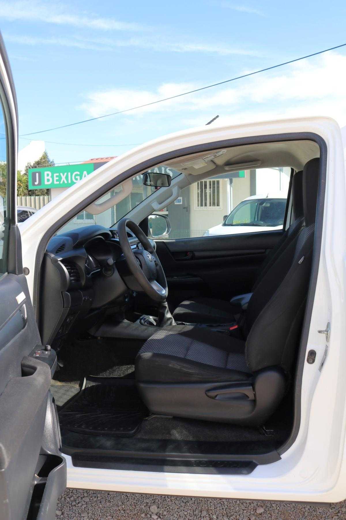 toyota-hilux-2022-diesel-2393cc