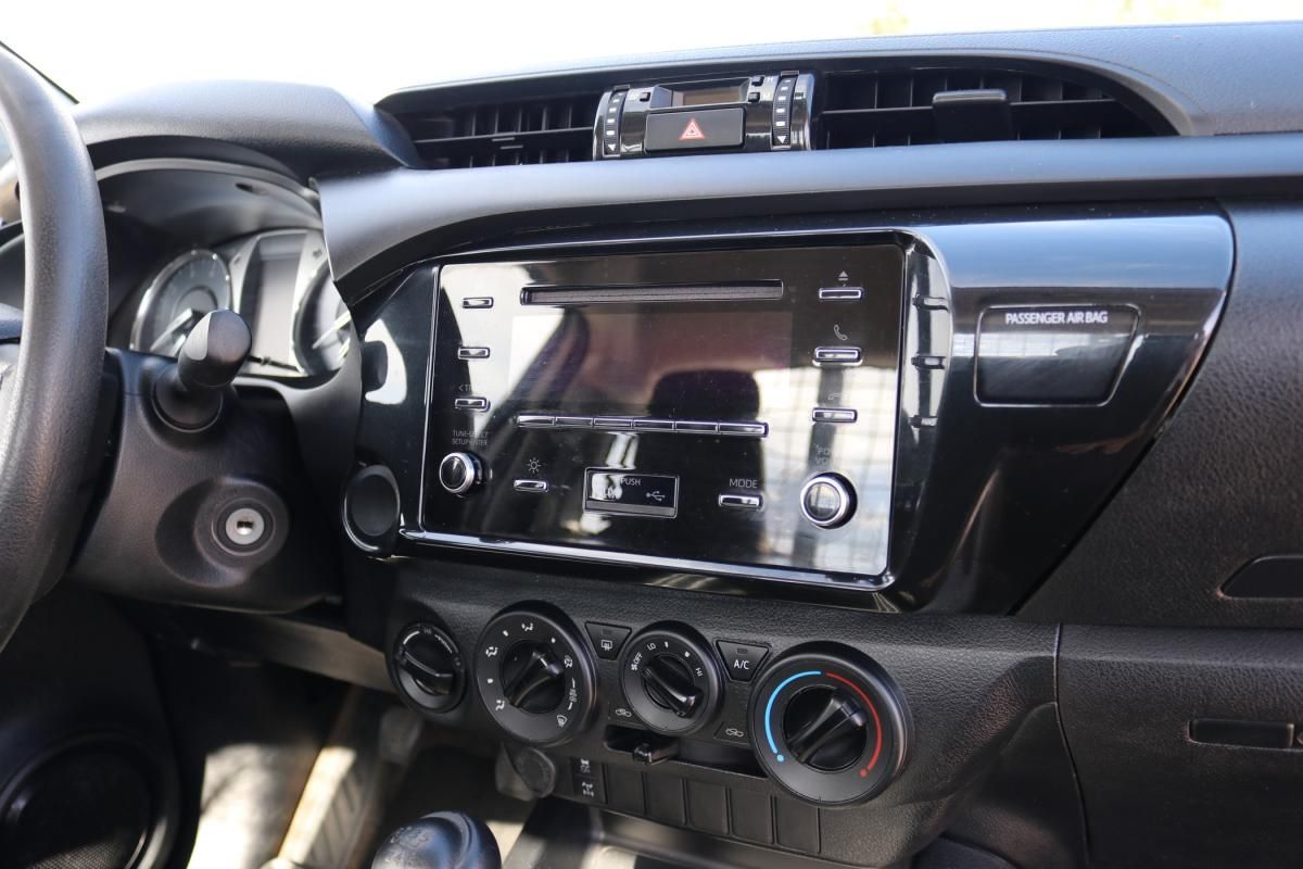 toyota-hilux-2022-diesel-2393cc