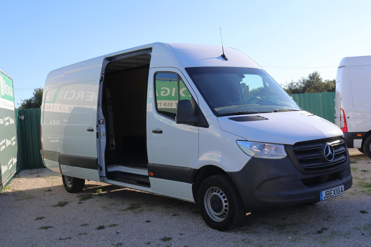 mercedes-benz-sprinter-2022-diesel-1950cc