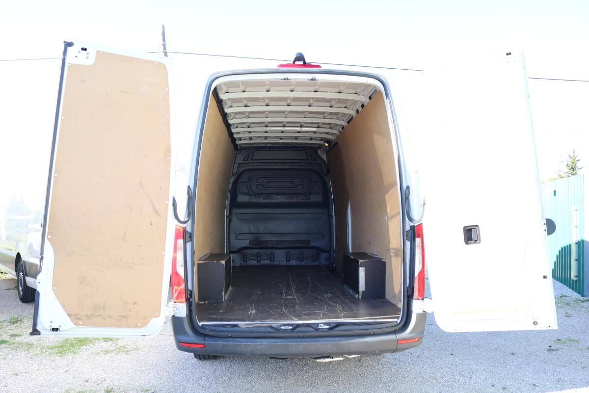 mercedes-benz-sprinter-2022-diesel-1950cc