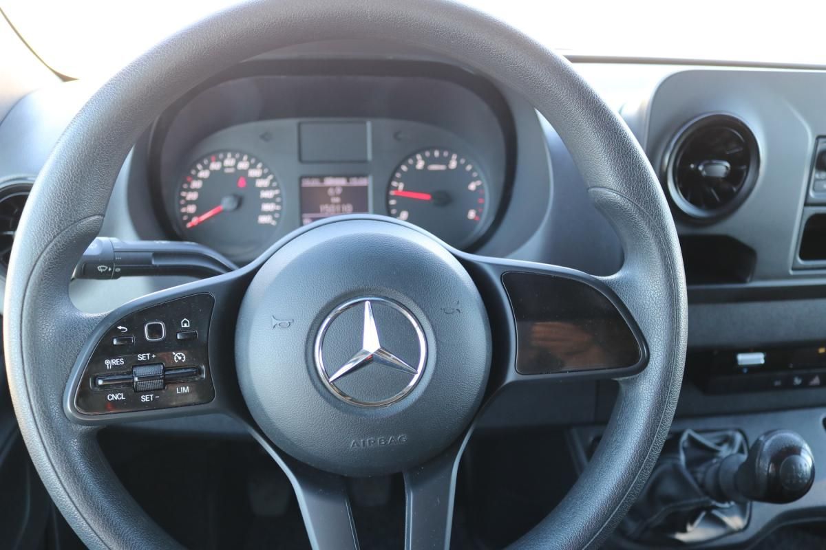 mercedes-benz-sprinter-2022-diesel-1950cc