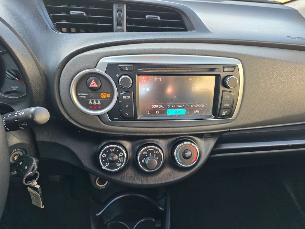 toyota-yaris-2012-gasolina-998cc