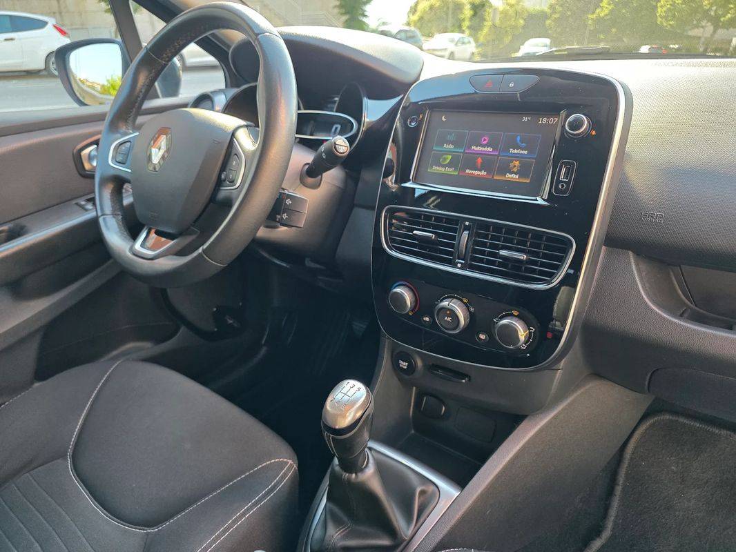 renault-clio-sport-tourer-2017-gasolina-898cc