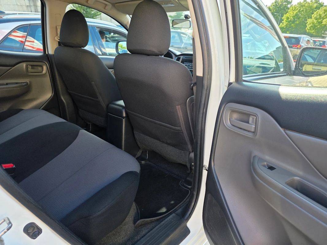 mitsubishi-l200-2019-diesel-2442cc